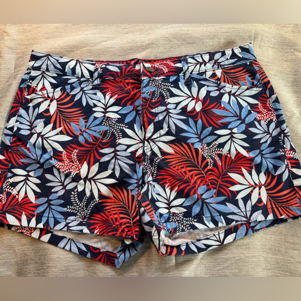 Women’s St. John’s Bay Shorts 5”